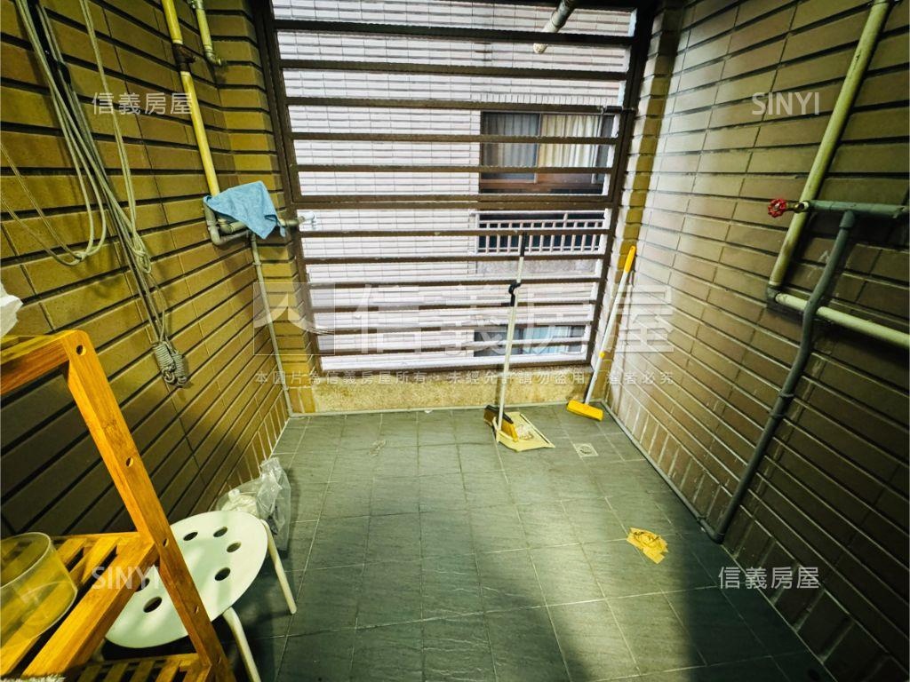 四期藝術精裝三房坡平車位房屋室內格局與周邊環境