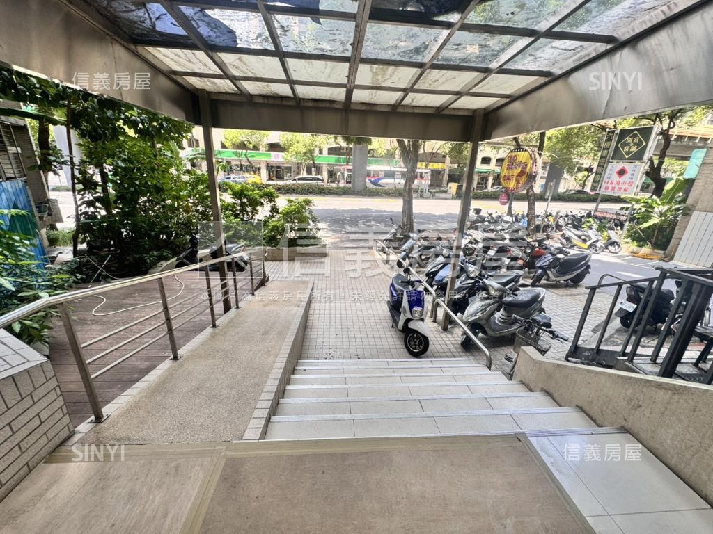 大陸工程興安東棟三房釋出房屋室內格局與周邊環境