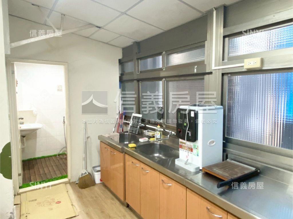 南清大臨路１樓金住店房屋室內格局與周邊環境