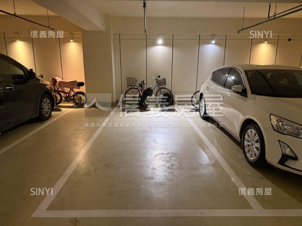 雲開高樓採光兩房車位房屋室內格局與周邊環境