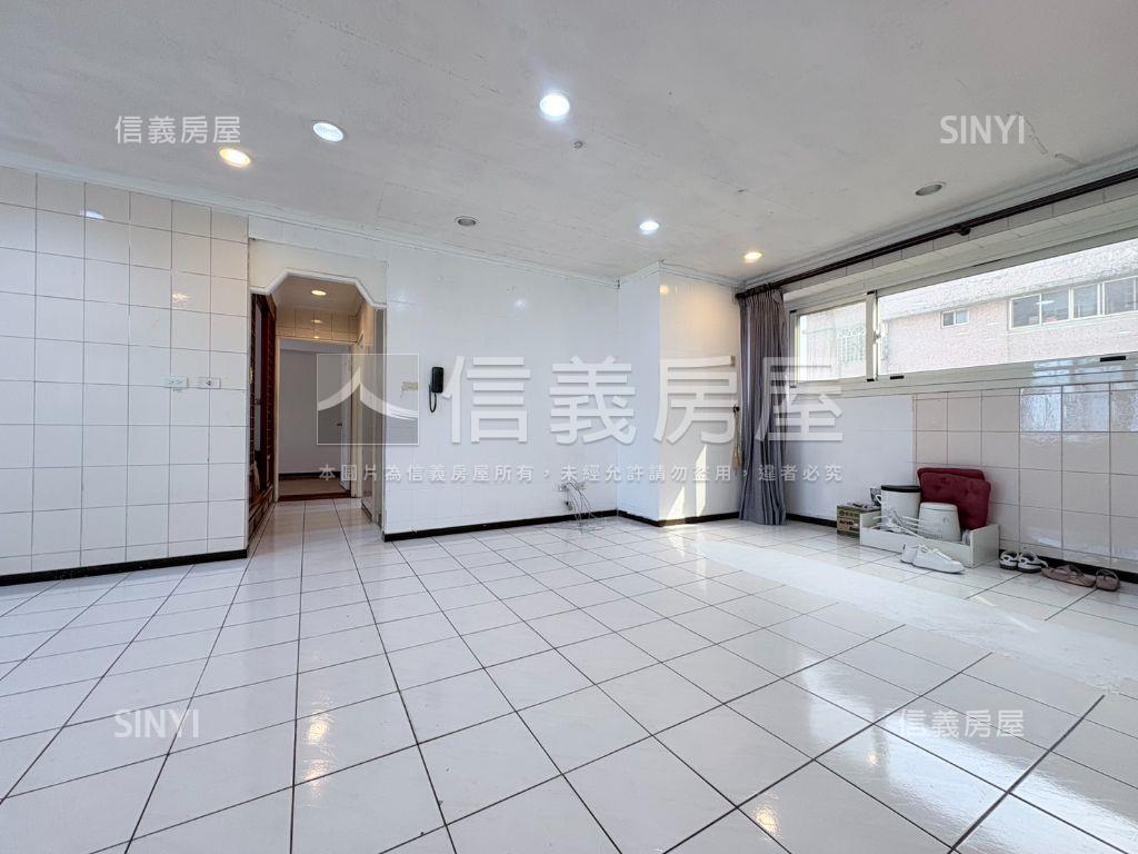 凱薩風景園邸三房車位！房屋室內格局與周邊環境