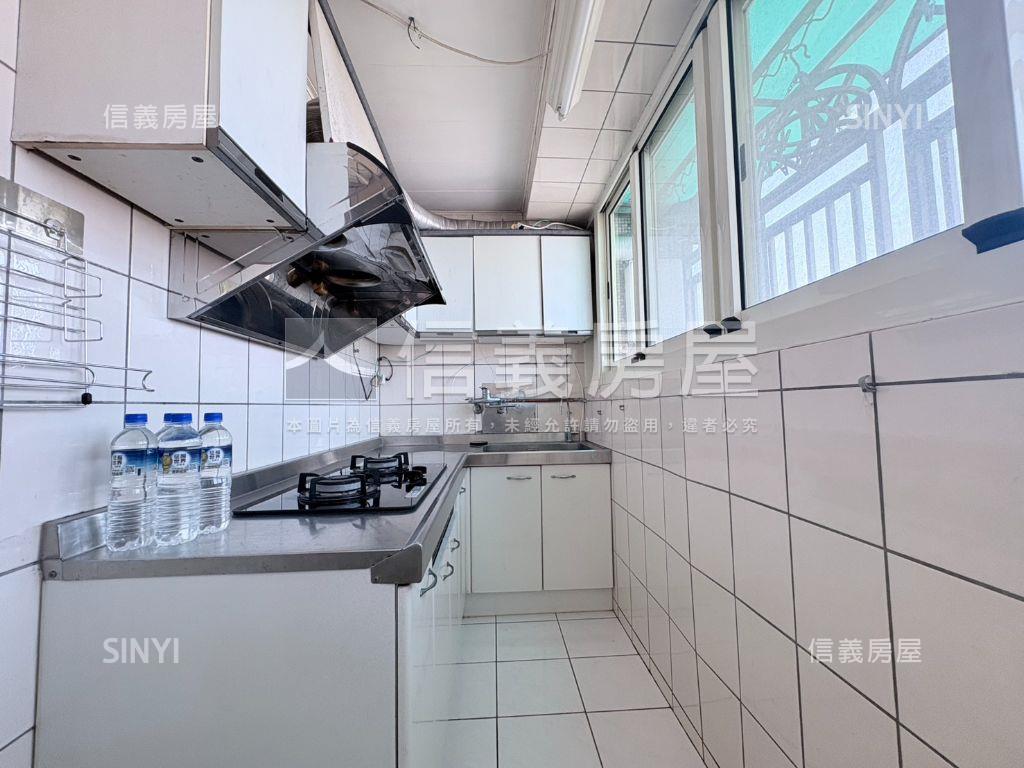 凱薩風景園邸三房車位！房屋室內格局與周邊環境