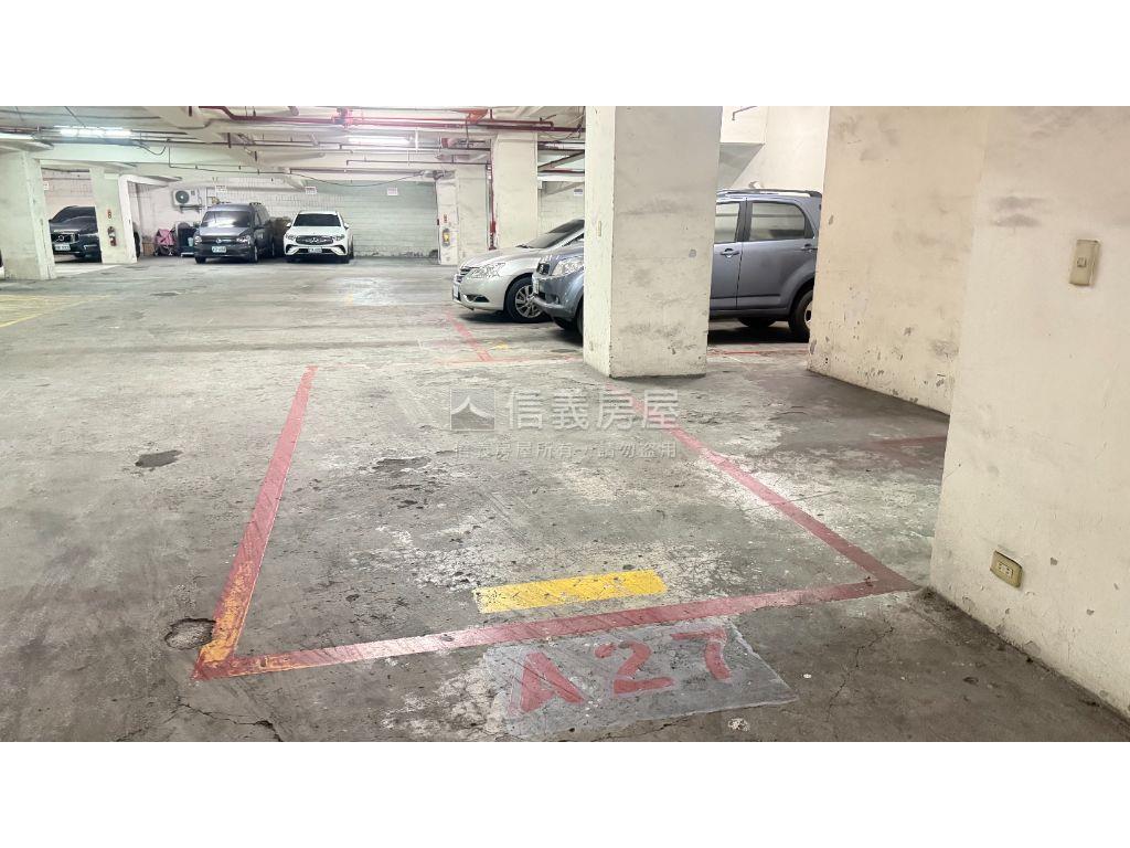 ☆崇偉南京大樓◆車位房屋室內格局與周邊環境