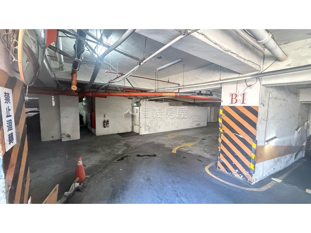 ☆崇偉南京大樓◆車位房屋室內格局與周邊環境
