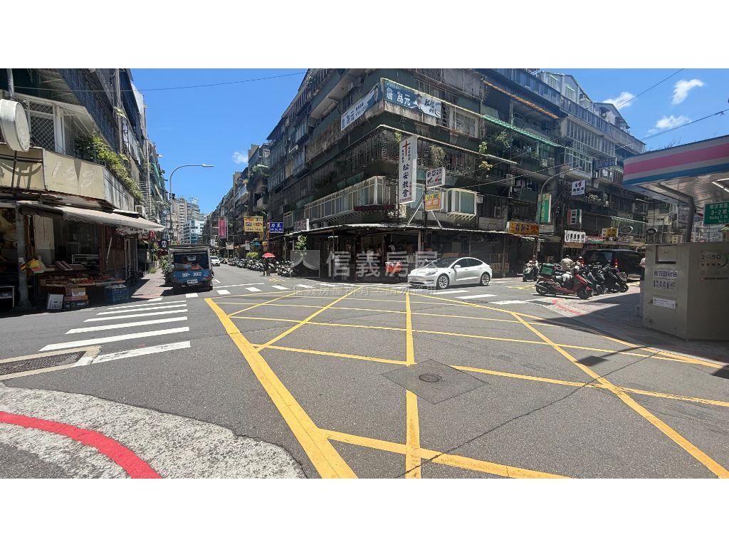 ☆崇偉南京大樓◆車位房屋室內格局與周邊環境