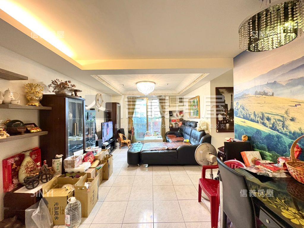 行情高樓視野三房可租平車房屋室內格局與周邊環境