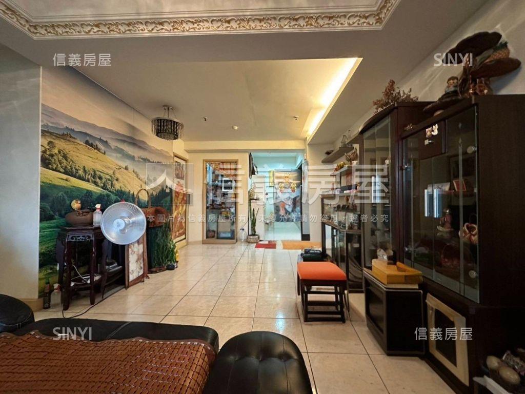 行情高樓視野三房可租平車房屋室內格局與周邊環境