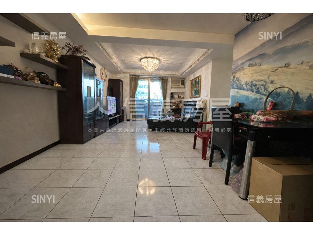 行情高樓視野三房可租平車房屋室內格局與周邊環境