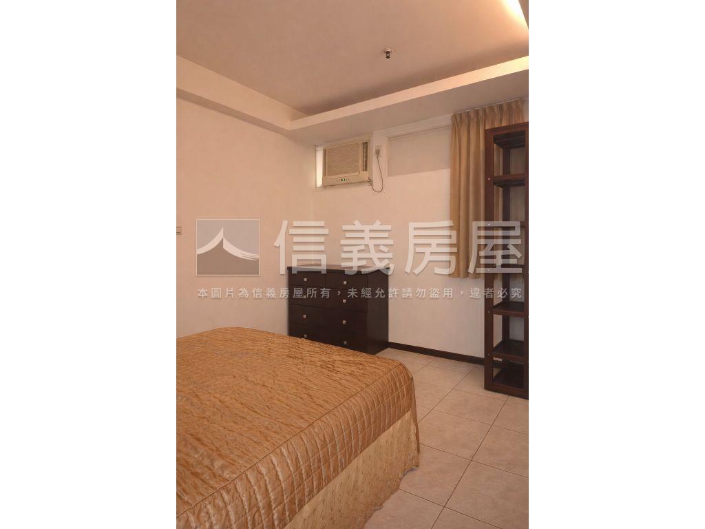 行情高樓視野三房可租平車房屋室內格局與周邊環境