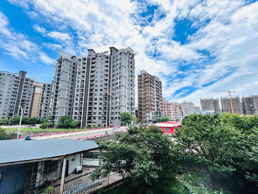 桃園新城｜採光明亮美三房房屋室內格局與周邊環境
