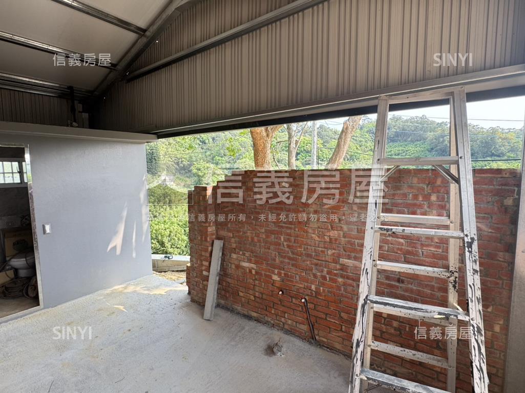 綠意環繞山景靜謐優質宅房屋室內格局與周邊環境