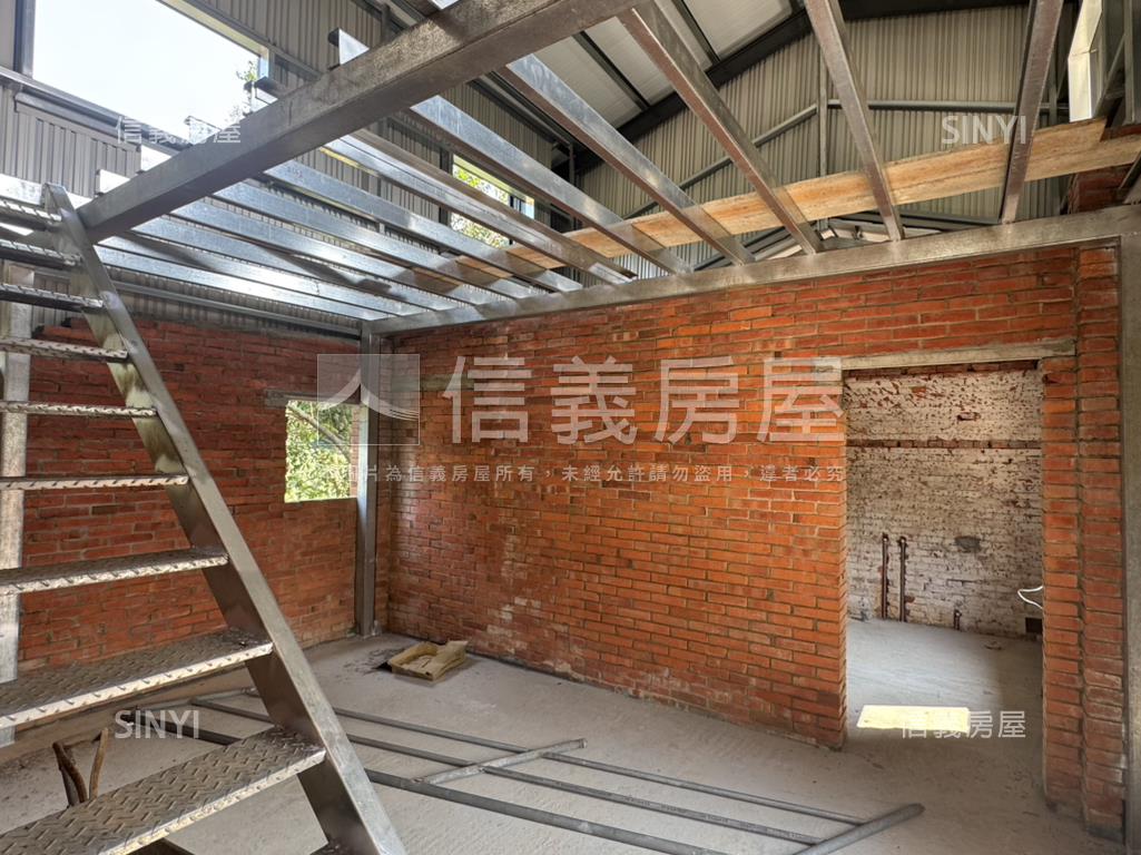 綠意環繞山景靜謐優質宅房屋室內格局與周邊環境