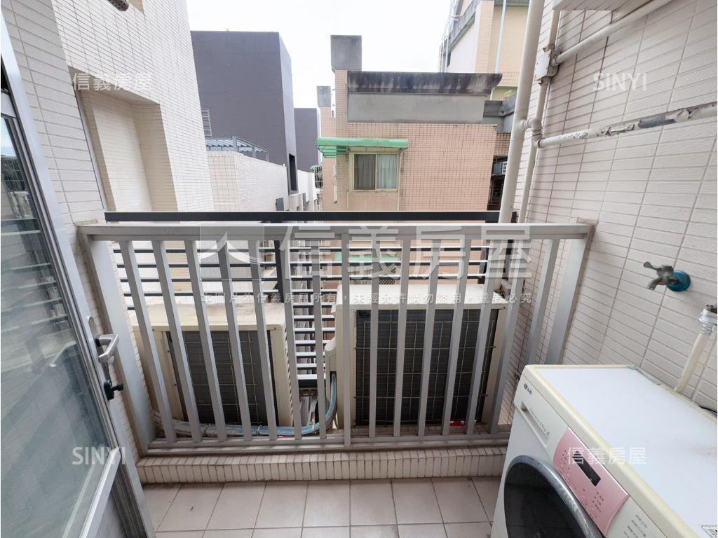 漂亮ＬＡＶＩＥ四房平車房屋室內格局與周邊環境
