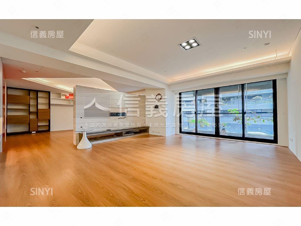 由鉅藏玉２０Ｆ裝潢豪邸房屋室內格局與周邊環境