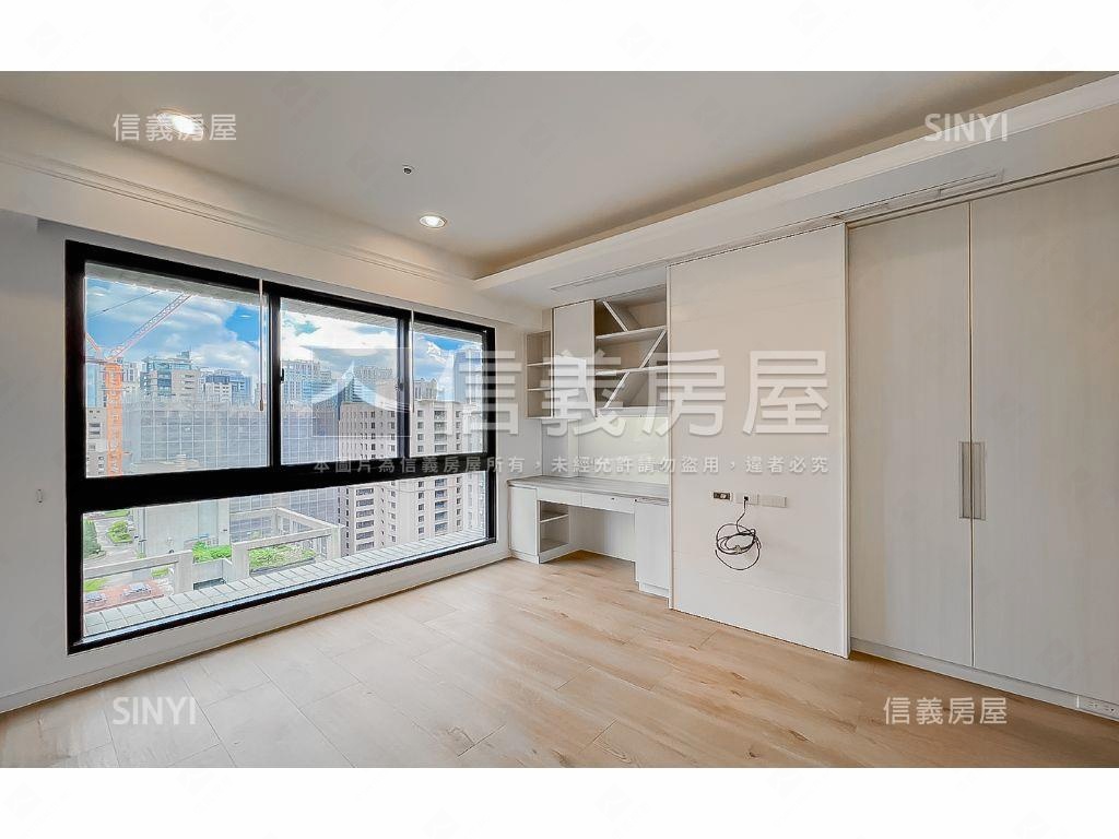由鉅藏玉２０Ｆ裝潢豪邸房屋室內格局與周邊環境