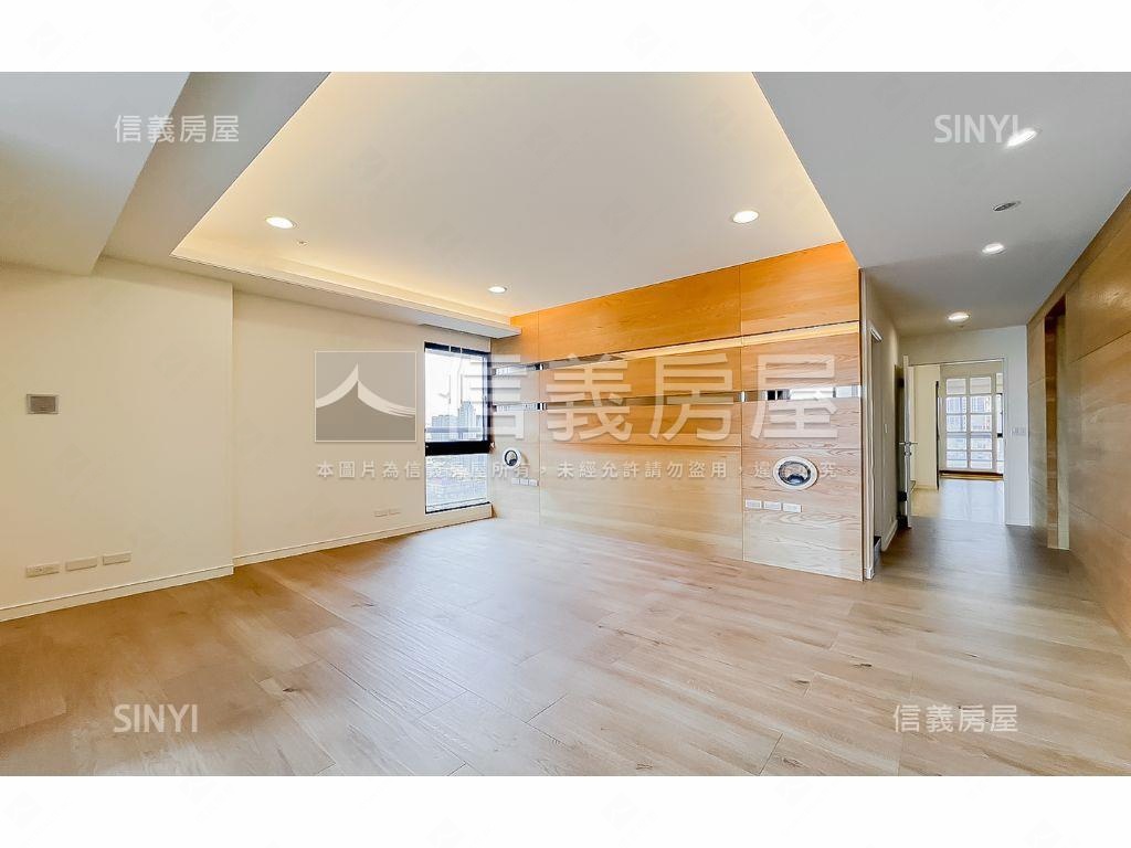 由鉅藏玉２０Ｆ裝潢豪邸房屋室內格局與周邊環境
