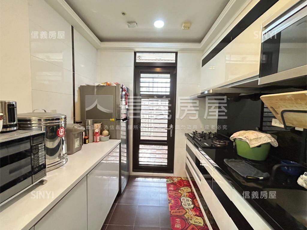 帝寶三房享受生活房屋室內格局與周邊環境