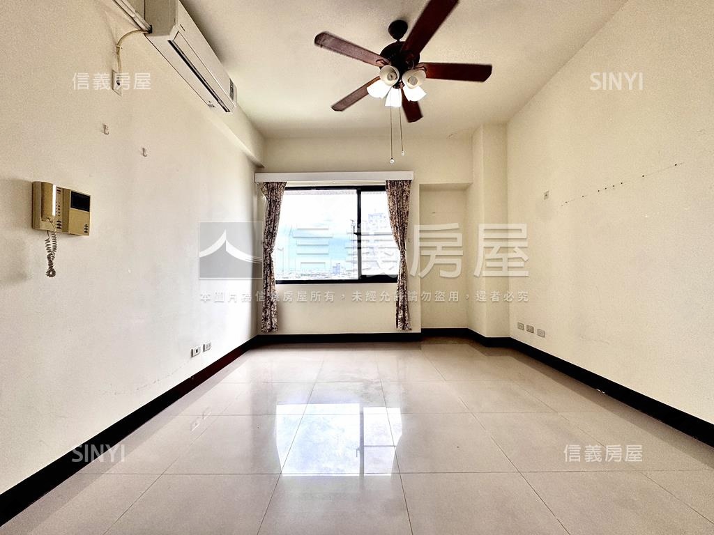 煙波行館朝外三房車位房屋室內格局與周邊環境