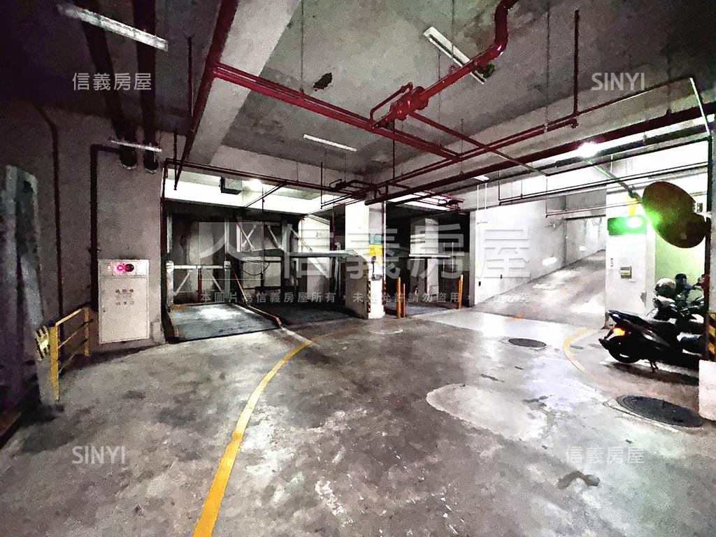 煙波行館朝外三房車位房屋室內格局與周邊環境