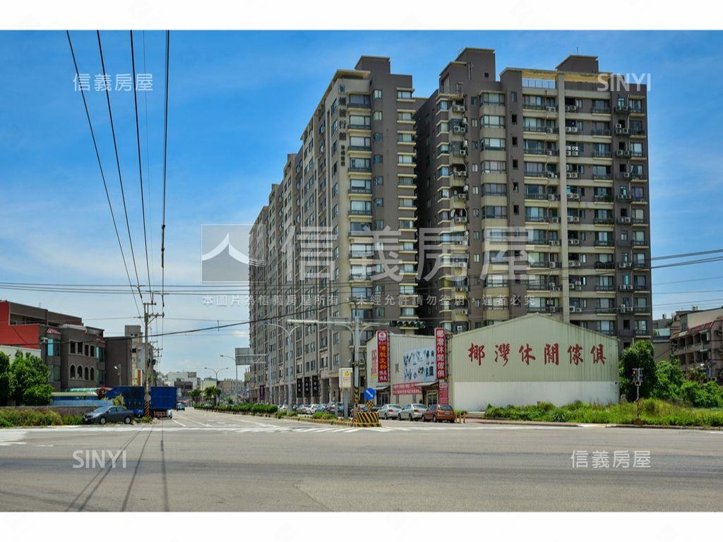 煙波行館朝外三房車位房屋室內格局與周邊環境