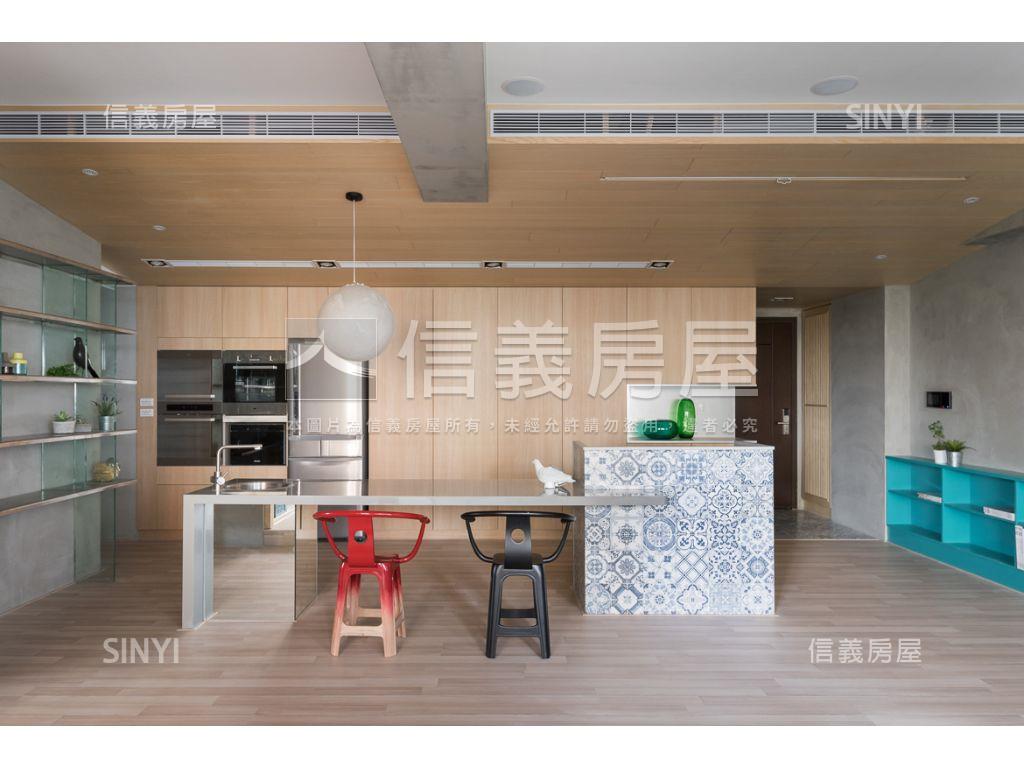 農十六輕軌郁見築豪邸平車房屋室內格局與周邊環境