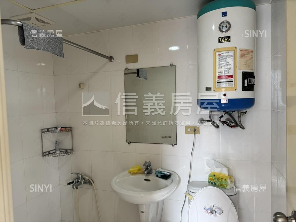 大尊爵高樓套房朝南亮亮屋房屋室內格局與周邊環境