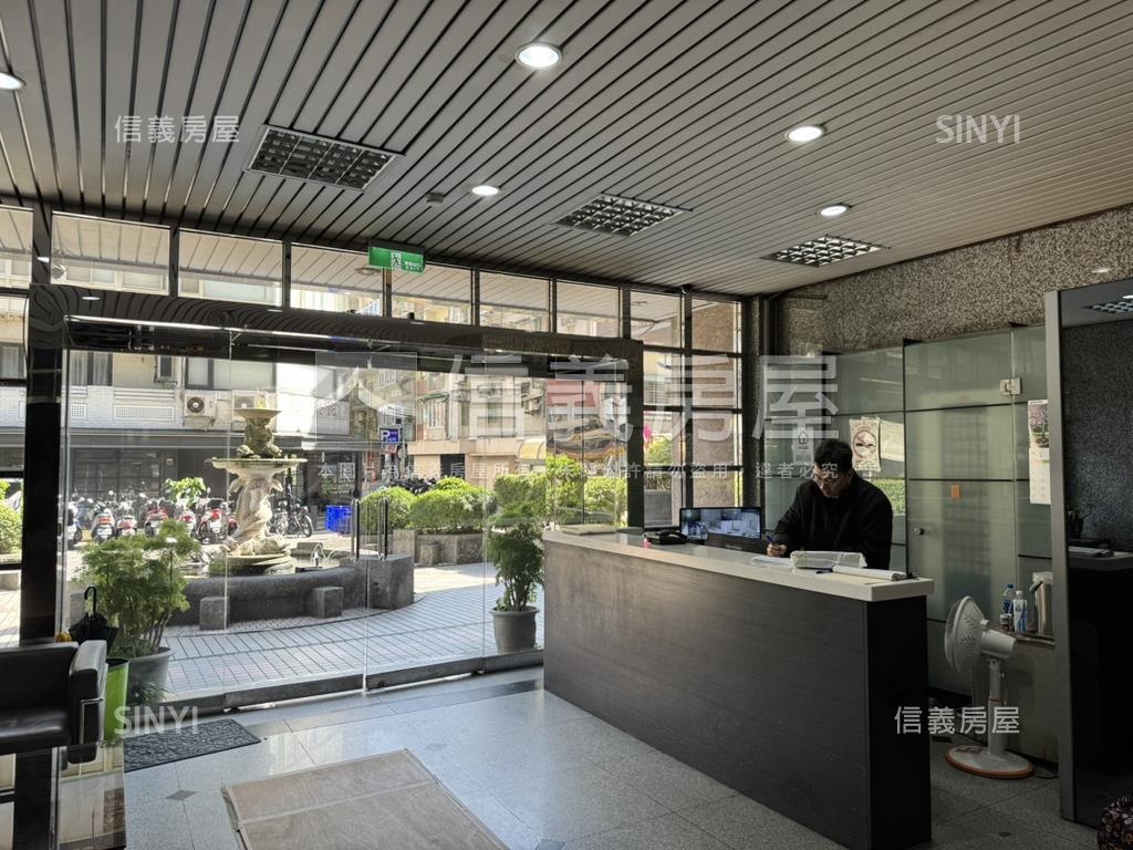 大尊爵高樓套房朝南亮亮屋房屋室內格局與周邊環境