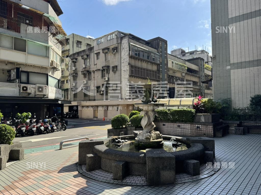 大尊爵高樓套房朝南亮亮屋房屋室內格局與周邊環境