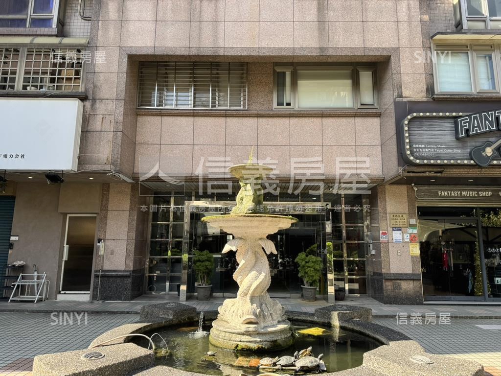 大尊爵高樓套房朝南亮亮屋房屋室內格局與周邊環境