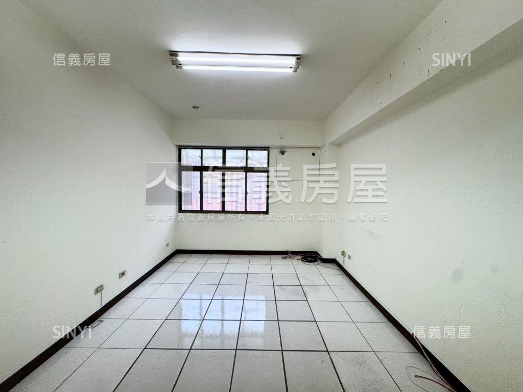 景安直直走三房車位房屋室內格局與周邊環境