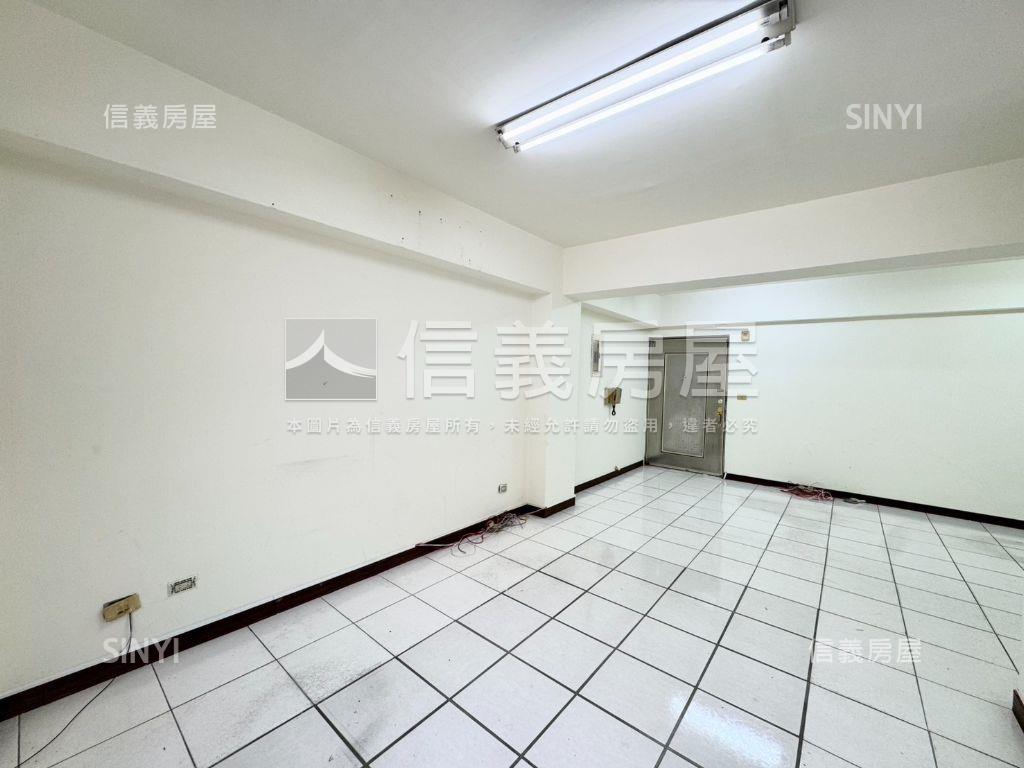 景安直直走三房車位房屋室內格局與周邊環境