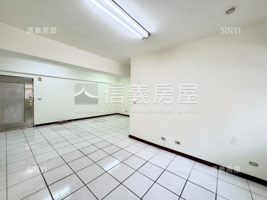 景安直直走三房車位房屋室內格局與周邊環境