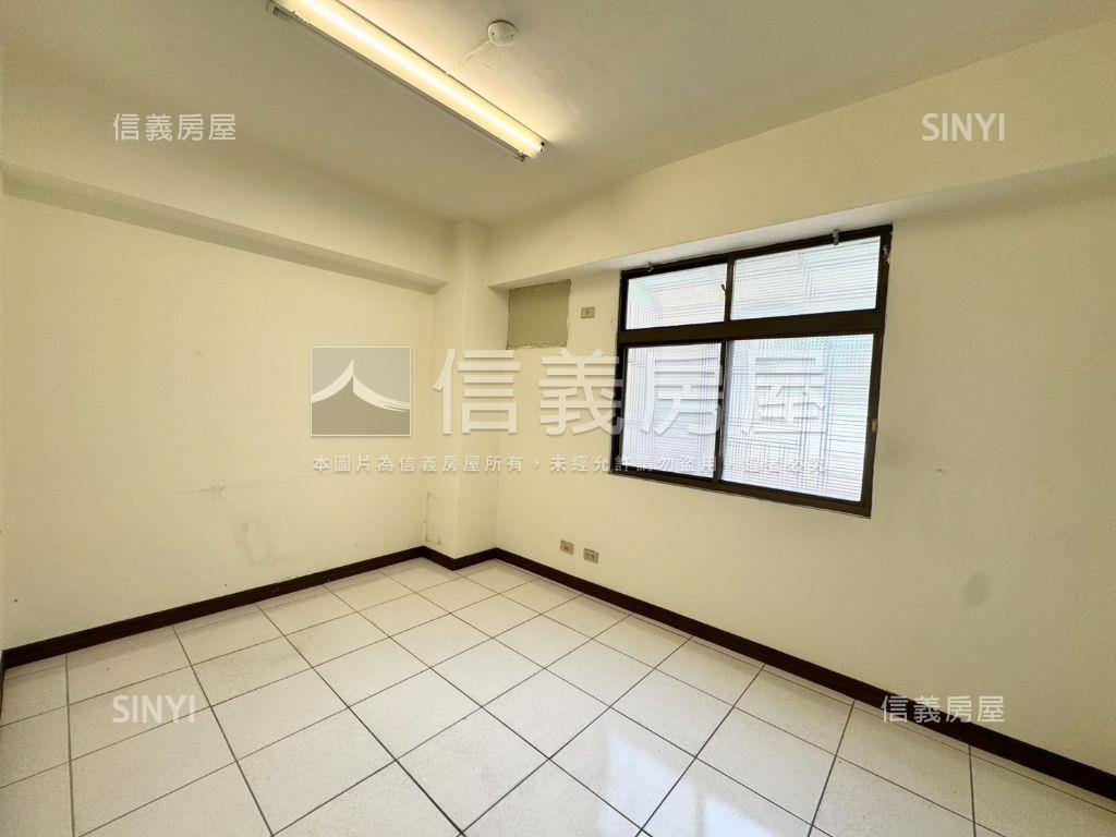 景安直直走三房車位房屋室內格局與周邊環境