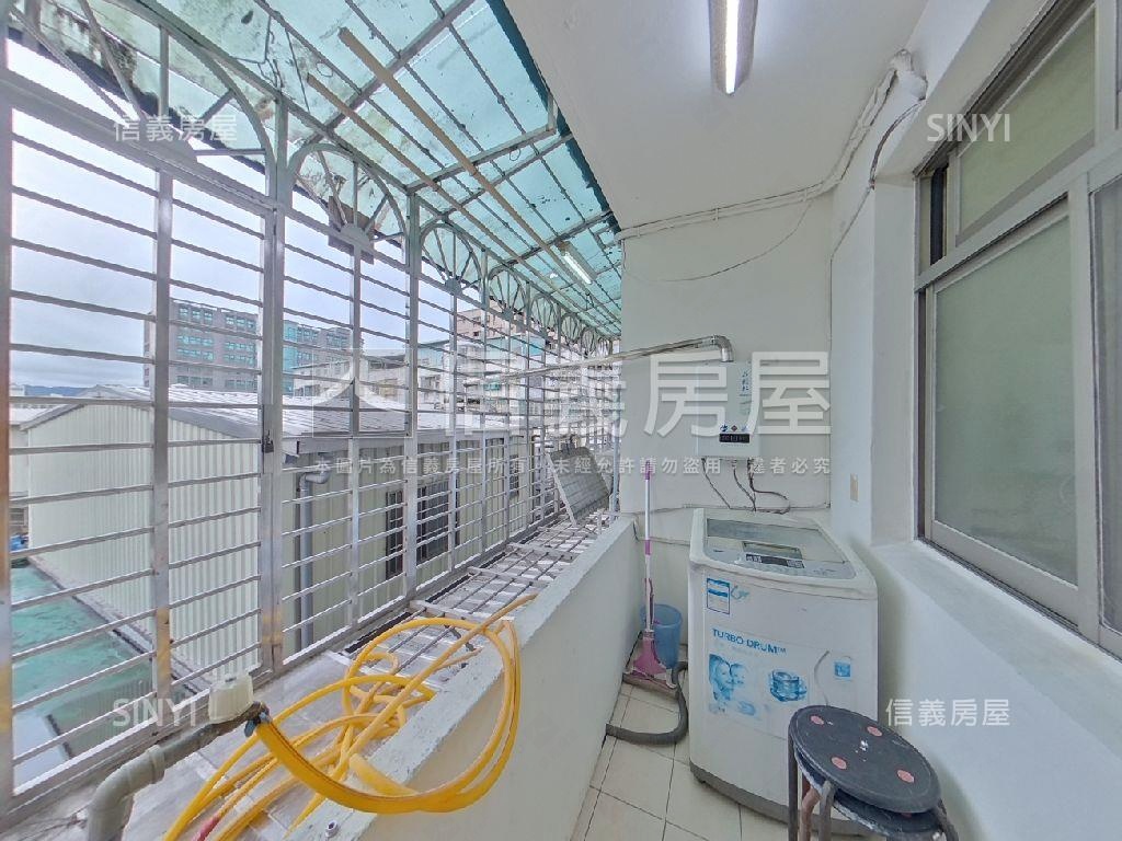 板南線公寓三樓房屋室內格局與周邊環境