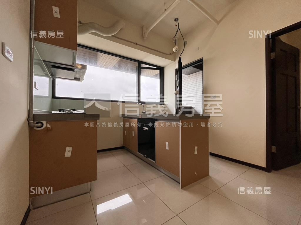 平鎮澐鋒新穎２房１室車位房屋室內格局與周邊環境