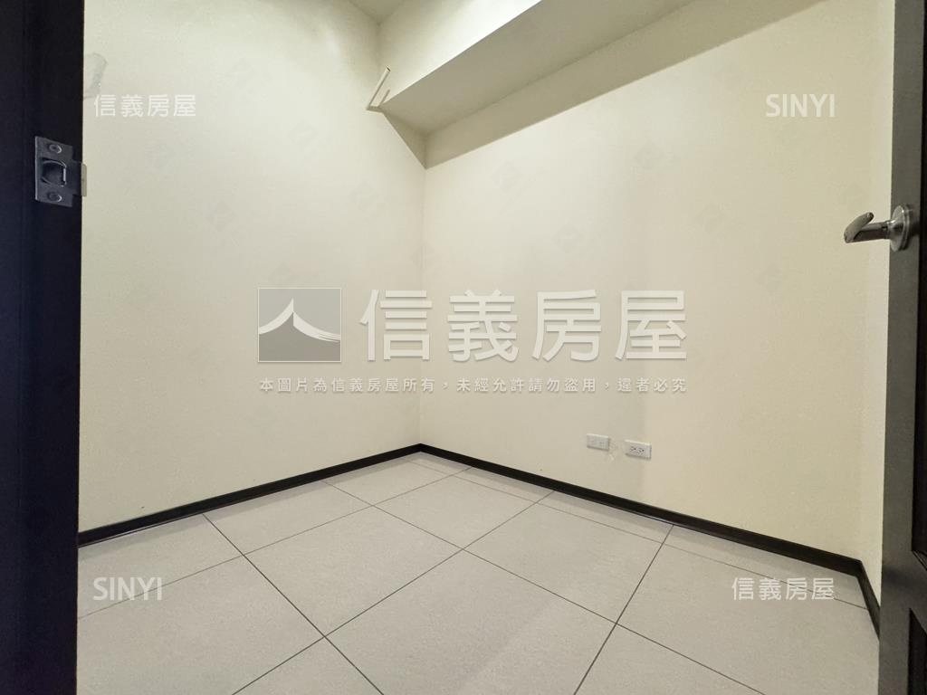 平鎮澐鋒新穎２房１室車位房屋室內格局與周邊環境