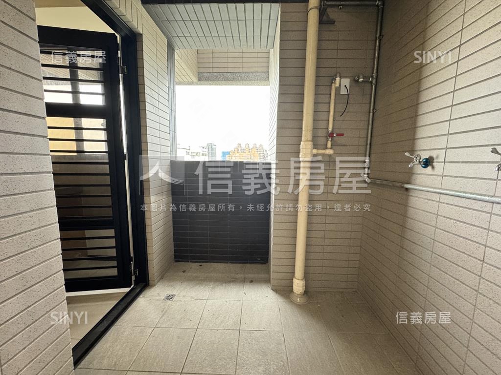 平鎮澐鋒新穎２房１室車位房屋室內格局與周邊環境