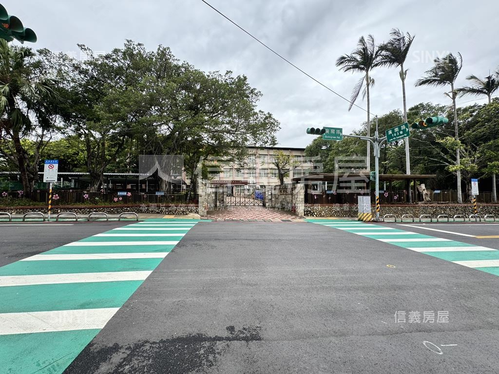 平鎮澐鋒新穎２房１室車位房屋室內格局與周邊環境