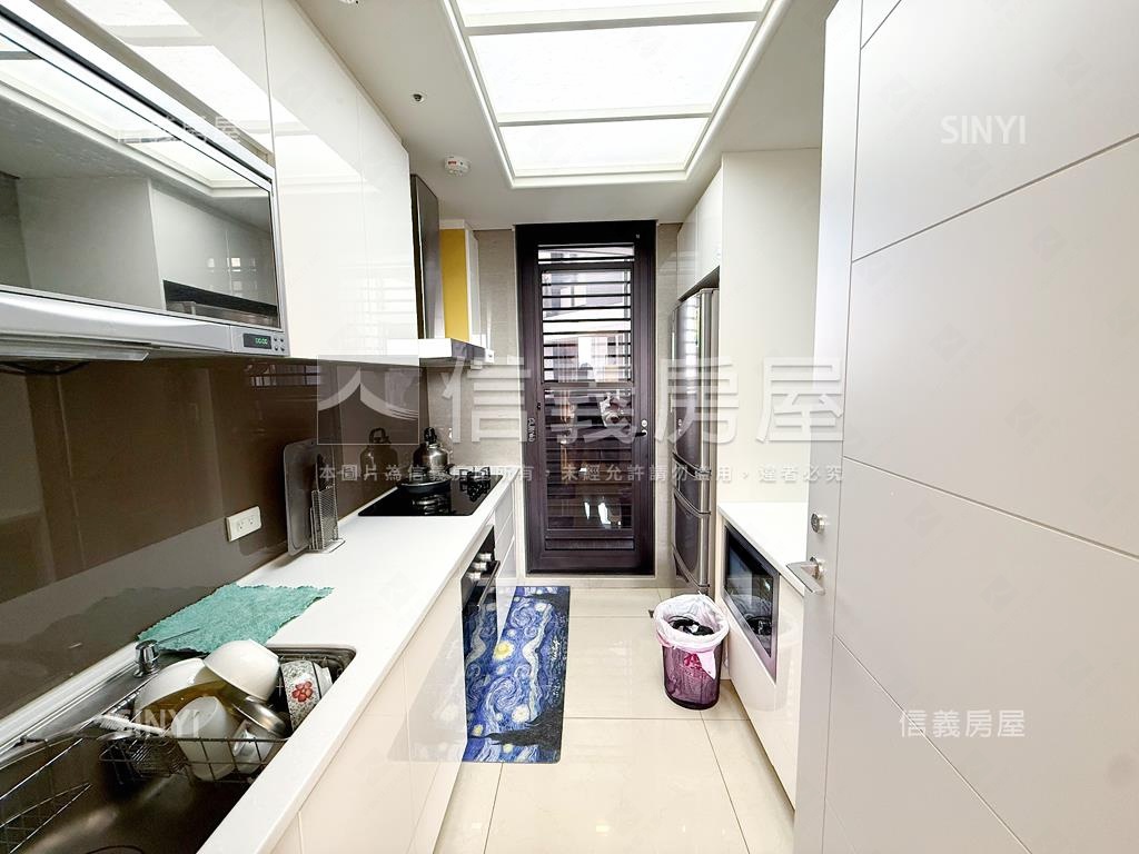 冠德蝴水映質感三房車位房屋室內格局與周邊環境