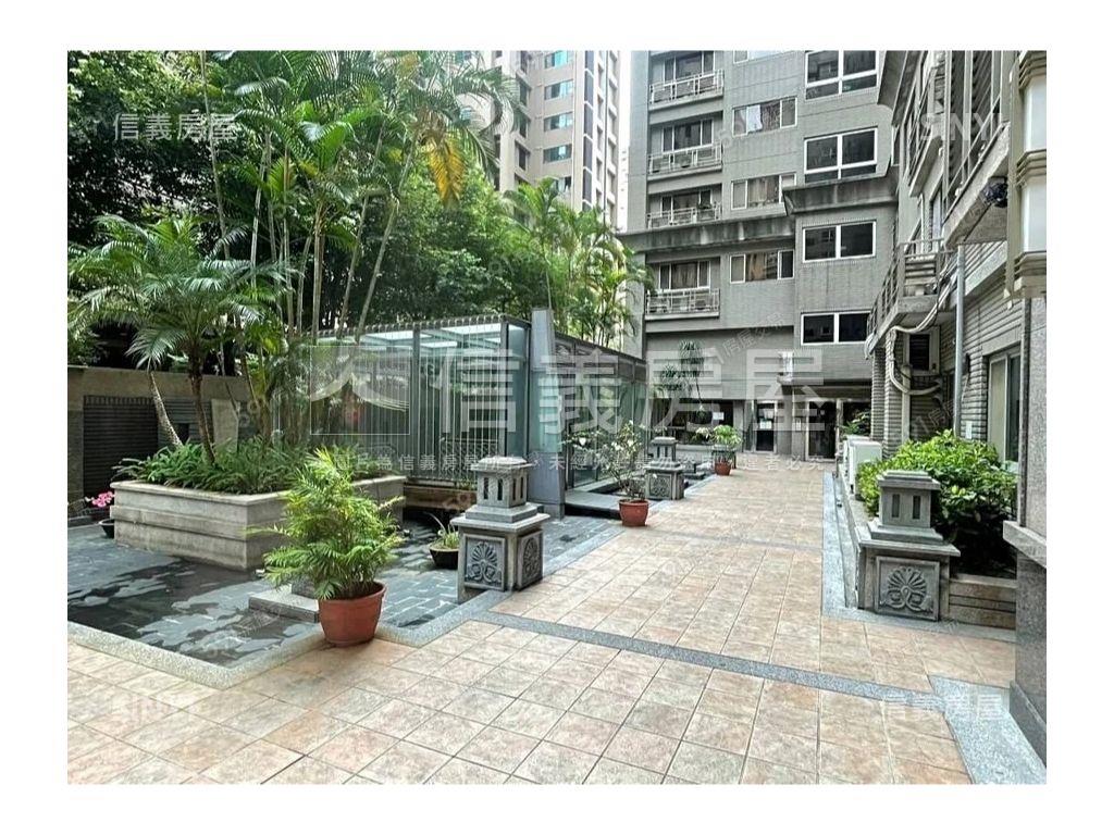 景觀裝潢三房坡平車位房屋室內格局與周邊環境