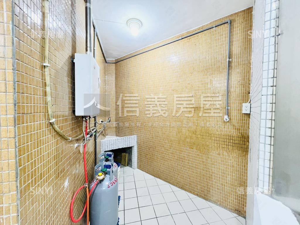 府中後站介壽公園邊間美寓房屋室內格局與周邊環境