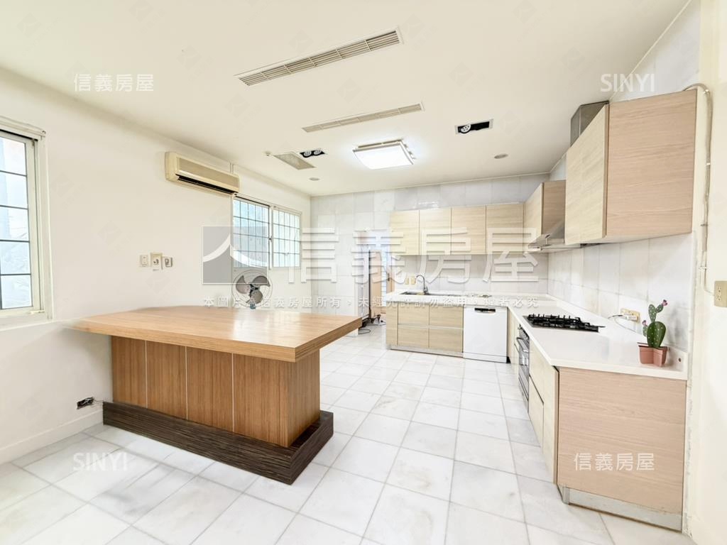 天母景觀泳池別墅房屋室內格局與周邊環境