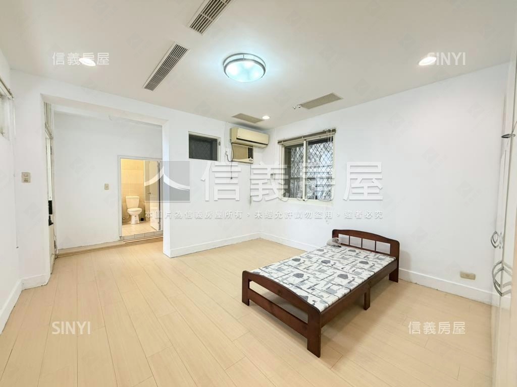 天母景觀泳池別墅房屋室內格局與周邊環境