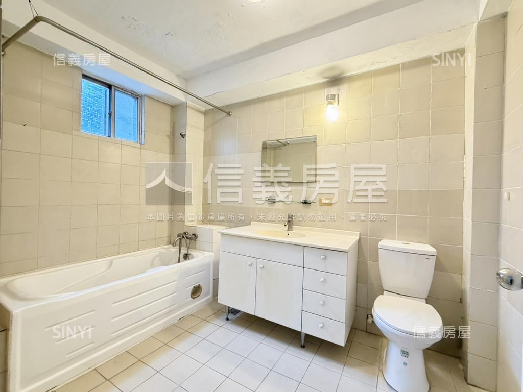 天母景觀泳池別墅房屋室內格局與周邊環境