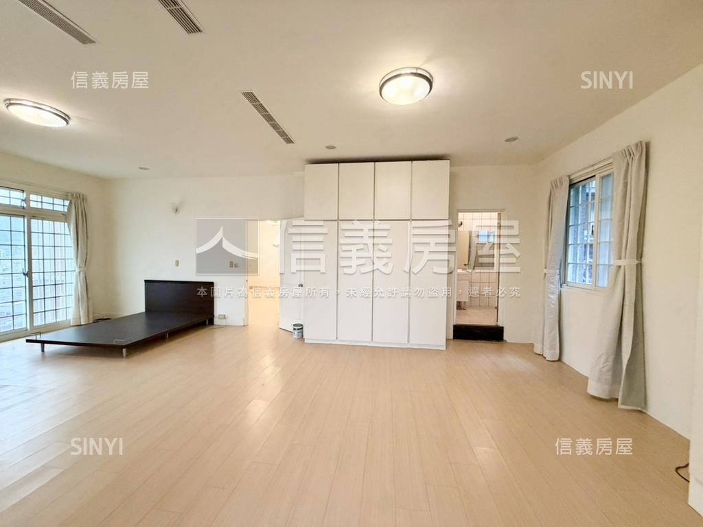 天母景觀泳池別墅房屋室內格局與周邊環境