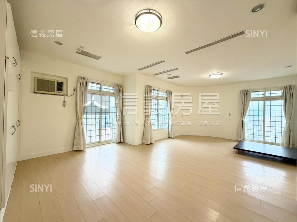 天母景觀泳池別墅房屋室內格局與周邊環境