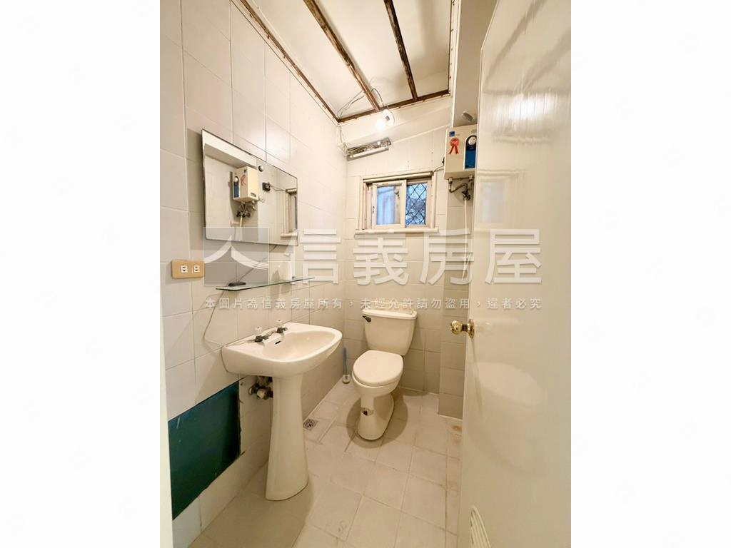 天母景觀泳池別墅房屋室內格局與周邊環境