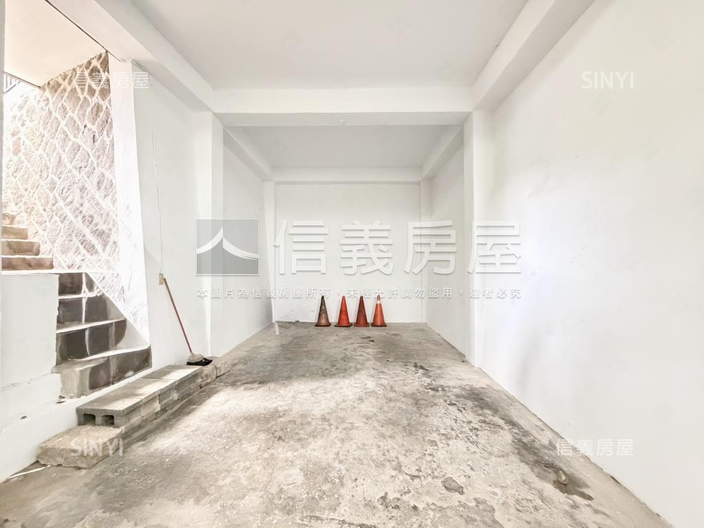 天母景觀泳池別墅房屋室內格局與周邊環境