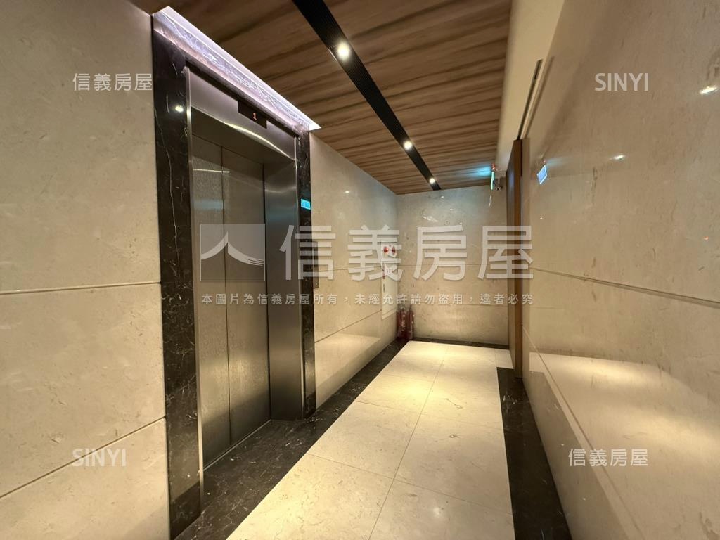 仁愛皇家林蔭平面車位房屋室內格局與周邊環境