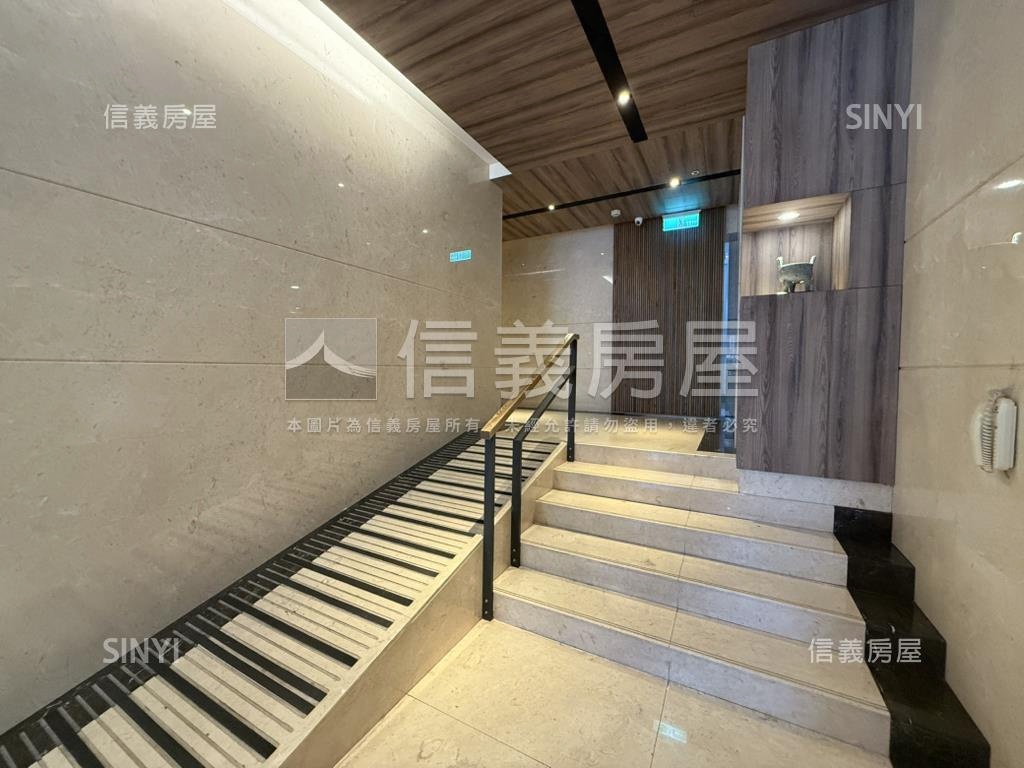 仁愛皇家林蔭平面車位房屋室內格局與周邊環境